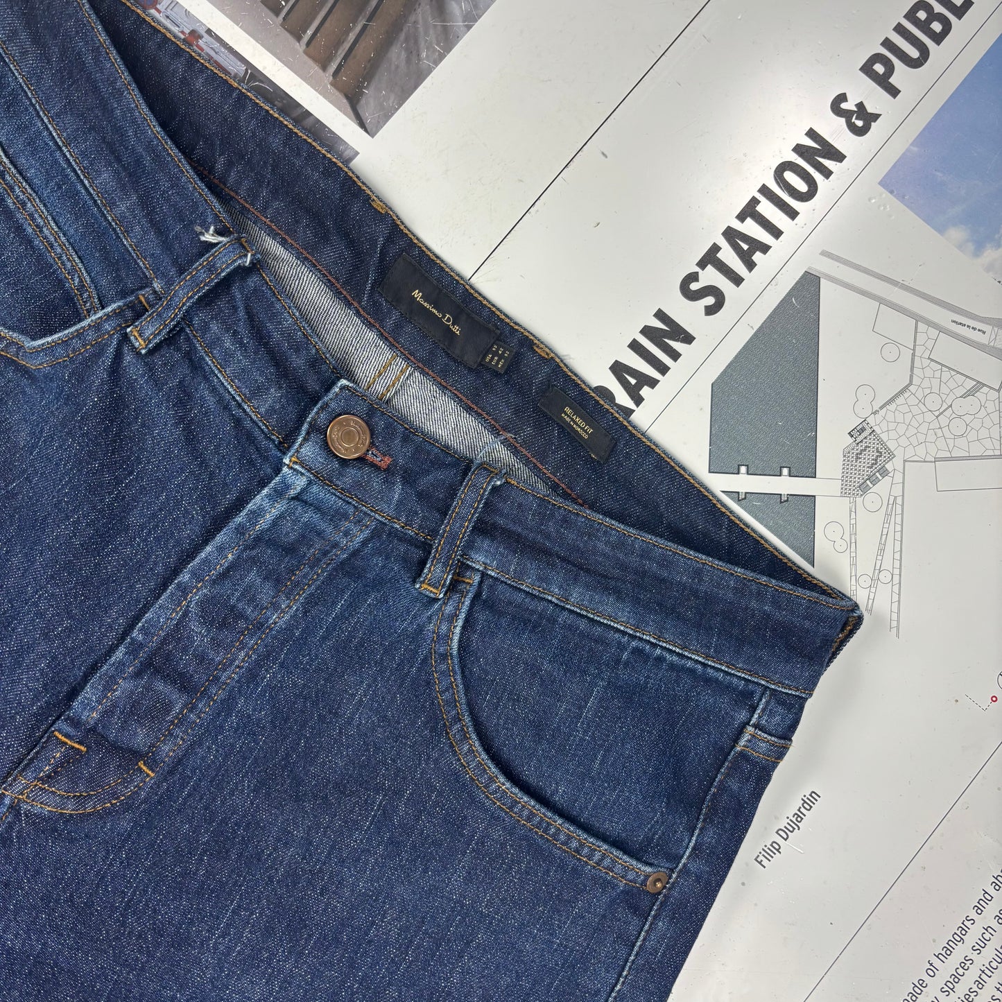 Massimo Dutti Relaxed Fit Jeans