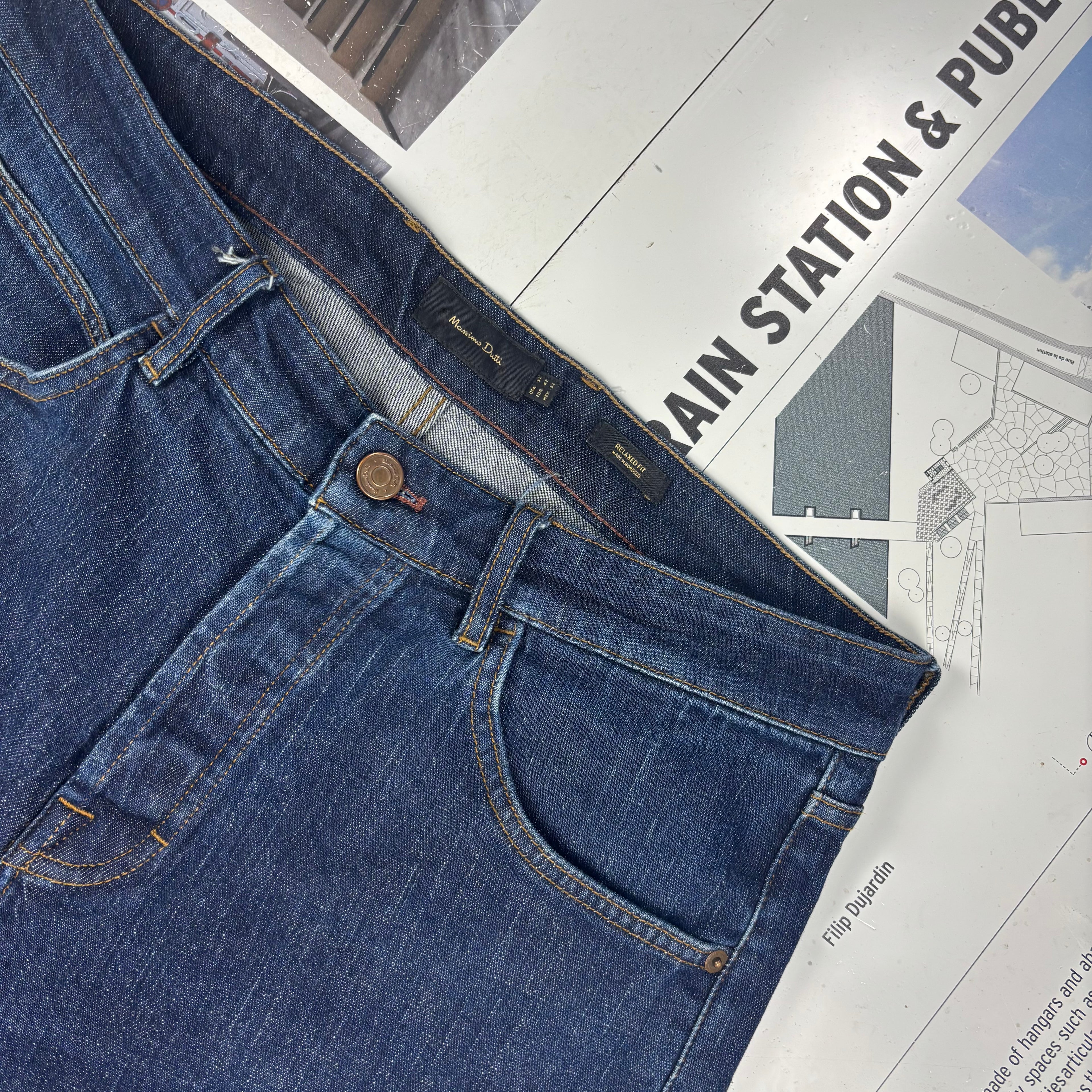 Massimo Dutti Relaxed Fit Jeans