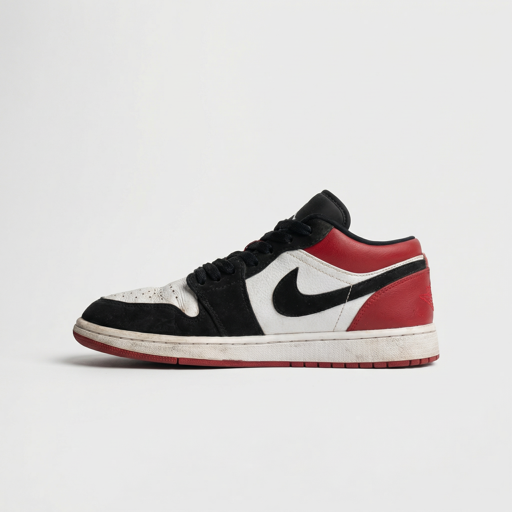 Air Jordan 1 Low “Black Toe”