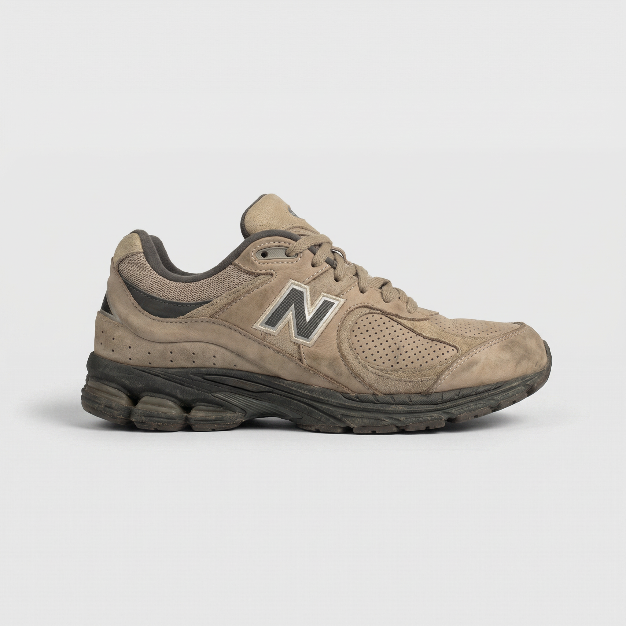 New Balance 2002R “Driftwood / Blacktop”
