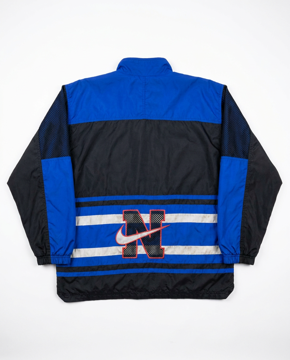 Vintage Nike windbreaker, back with big N and swoosh